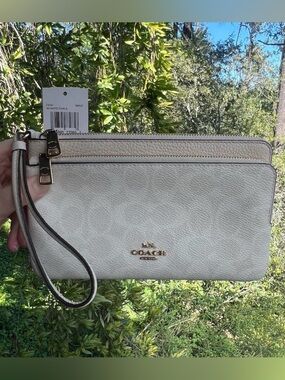 COACH Double Zip Wristlet Wallet Chalk White with Gold Hardware CX161 NWT